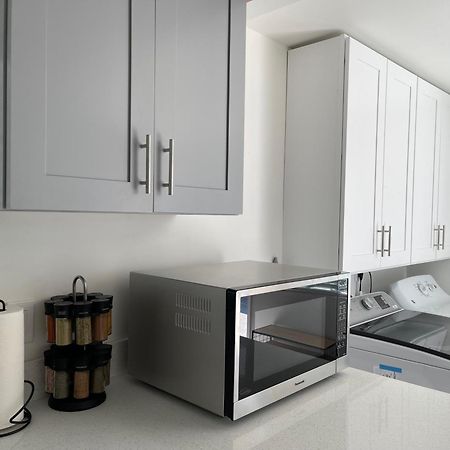 New Spacious House In Anaheim Near Disneyland-Knott In Without Backyard In The Same Lot Of 3 Separate Properties Экстерьер фото